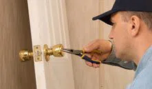 City Locksmith Services Kansas City, MO 816-622-3385 - 6-Locks-Replace